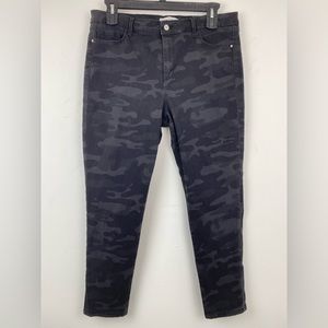 Social Standard By Sanctuary size 16 Women’s Black Gray Camo Ankle Skinny Jeans